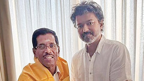 தவெக தலைவர் விஜய் முன்னிலையில் கட்சியில் இணைந்த அதிமுக முன்னாள் அமைச்சர் என்.சுப்பிரமணியன்.