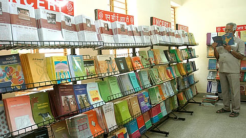 NCERT விவகாரம் - மன்னிப்பு கோரியது மத்திய அரசு: நீதித்துறையில் 'ஊழல்' என்ற பிரிவு நீக்கப்பட்டதாக தகவல்