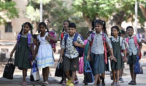 மாணவர் சேர்க்கை இலக்கு: அடிப்படை வசதிகளும் அவசியம்!