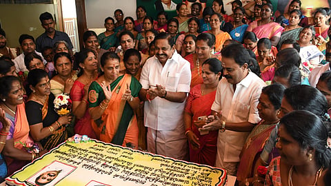 “மகளிர் உரிமைத் தொகையை ரூ.2,000 ஆக உயர்த்தி வாக்குறுதி அளித்தது அதிமுக தான்” - பழனிசாமி