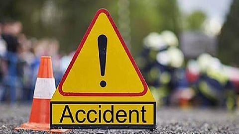 ஆந்திராவில் பைக் சாகசத்தில் ஈடுபட்ட இருவர் உயிரிழப்பு