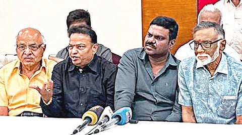 சினிமாவில் நடிப்பவர்கள் வெப் தொடர்களில் நடிக்கக் கூடாது: தயாரிப்பாளர்கள் கூட்டுக் கூட்டத்தில் தீர்மானம்
