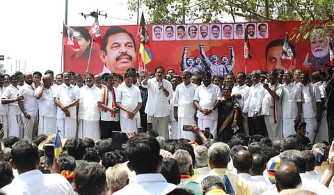 “பெண்களுக்கு எதிரான திமுக ஆட்சியை தூக்கி எறிய வேண்டும்” - ஆர்ப்பாட்டத்தில் அன்புமணி பேச்சு