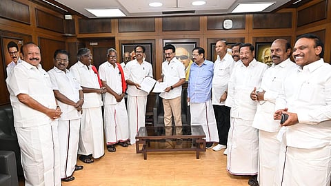 இறங்கி வந்தது இந்திய கம்யூனிஸ்ட்: திட்டப்படி 5 தொகுதிகளை ஒதுக்கியது திமுக
