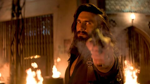 Dhurandhar 2 - விமர்சனம்: ரத்தமும் வன்முறையும் நிறைந்த ஸ்பை த்ரில்லர் எப்படி?