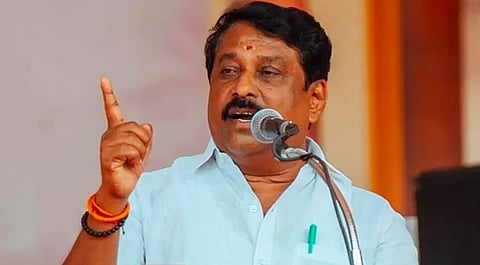 “புத்தகத்தை ஏந்த வேண்டிய இளைஞர்கள் மக்களின் பாதுகாப்பை பறிக்கும் குற்றவாளிகள் ஆகின்றனர்” - நயினார் நாகேந்திரன்