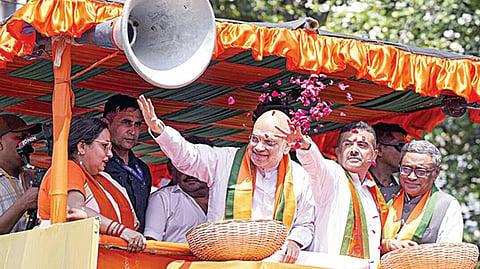 பவானிப்பூரில் அமித் ஷாவுடன் சென்று சுவேந்து அதிகாரி மனு தாக்கல்