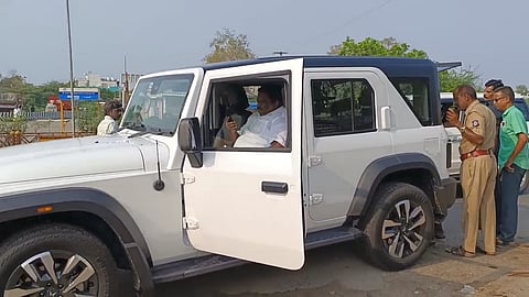 அரியலூரில் தேர்தல் பறக்கும் படை சோதனையில் 2-வது முறையாக சிக்கிய அமைச்சரின் வாகனம்