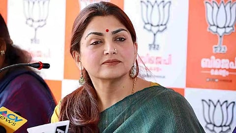 பெண்களுக்கு எதிரான கொடுமைகள் நடக்கும் போது கனிமொழி மவுனம் காப்பது ஏன்? - குஷ்பு கேள்வி