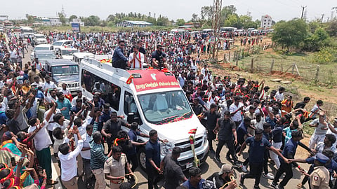 நேர மேலாண்மை, திட்டமிடலில் சொதப்பல்: விஜய் பிரச்சார ‘சம்பவங்கள்’ தரும் தாக்கம் என்ன?