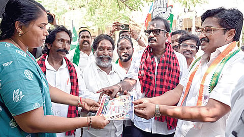 வேளச்சேரி தொகுதியில் வெற்றிக்காக சுற்றி சுழலும் வேட்பாளர்கள்