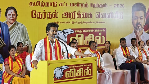 “பெரம்பூருக்கும் திருச்சி கிழக்கிற்கும் மாதம் ஒரு முறை கட்டாயம் வருவேன்” - விஜய் உறுதி