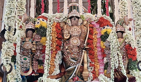 கும்பகோணம் சாரங்கபாணி மற்றும் சுந்தரேஸ்வரர் கோயிலில் சித்திரை பெருவிழா தேரோட்டம் கோலாகலம்