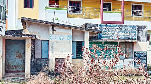 செங்கல்பட்டு: சமூக விரோதிகளின் கூடாரமாகும் மகளிர் சுய உதவிக் குழு கட்டிடங்கள்