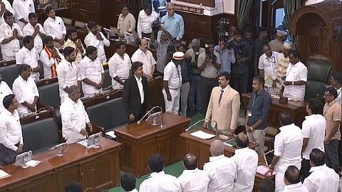சட்டப்பேரவை கூட்டம் தொடங்கியது: முதல்வர் விஜய் உட்பட அனைத்து எம்எல்ஏக்களும் பதவியேற்பு