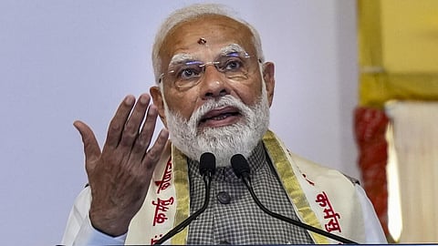 பெட்ரோல், டீசல், சமையல் எரிவாயு தட்டுப்பாடு இல்லை: பீதியடைய வேண்டாம் என மத்திய அரசு அறிவிப்பு