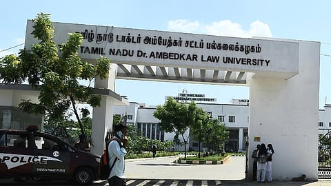 அரசு சட்டக் கல்லூரிகளில் 5 ஆண்டு கால சட்டப் படிப்புக்கு விண்ணப்பம்: சட்டப் பல்கலைக்கழகம் அறிவிப்பு
