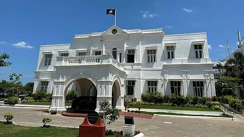 ஆயுதப்படை தலைமையகத்தில் அலுவலக உதவியாளரை தாக்கிய பெண் டிஐஜி: விசாரணை நடத்தி அறிக்கை தர உத்தரவு