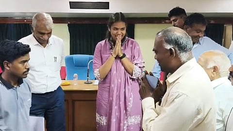 பட்டாசு உற்பத்தியாளர்கள் கூட்டத்தில் அமைச்சர் கீர்த்தனா பேச மறுத்ததால் சலசலப்பு!