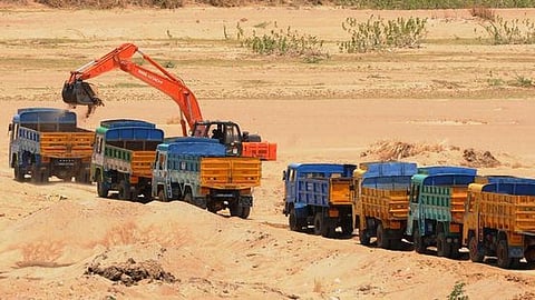 ஆட்சி மாற்றத்தால் மண் குவாரி முறைகேடுகளுக்கு முற்றுப்புள்ளி - தமிழக அரசுக்கு அதிகரிக்கும் வருவாய்