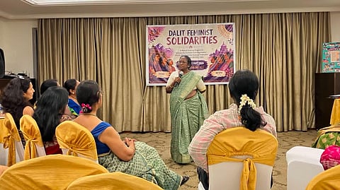 “தலித் பெண்கள் பலவீனமானவர்கள் அல்ல” - பெங்களூரு கருத்தரங்கில் ரூத் மனோரமா பேச்சு