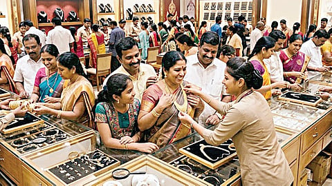 எண்ணெய் நெருக்கடியும்.. தங்க மோகமும்..