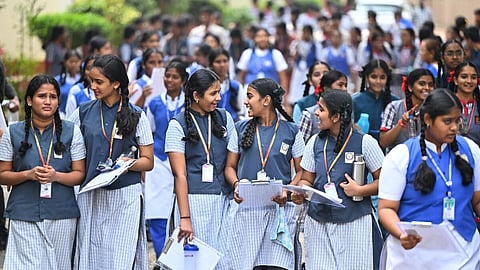 ‘ஆன் ஸ்க்ரீன் மார்க்கிங்’ முறையால் மதிப்பெண் குறைகிறதா? - சிபிஎஸ்இ பிளஸ் 2 மாணவர்கள் தவிப்பும் பின்புலமும்