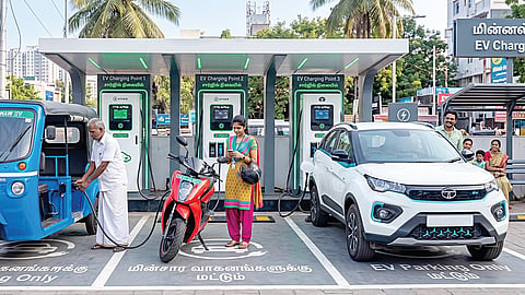 வேகம் எடுத்த மின் வாகன விற்பனை
