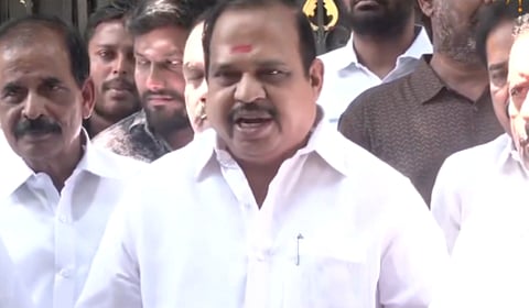 “அமைச்சர் பதவிக்காக அதிமுகவை அழிக்கிறார் சி.வி.சண்முகம்” - அக்ரி கிருஷ்ணமூர்த்தி சாடல்