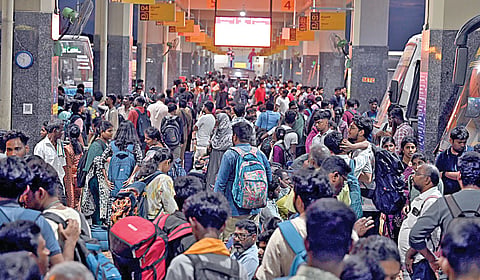 வார இறுதி நாட்களை முன்னிட்டு 1,680 சிறப்பு பேருந்துகள் இயக்கம்: போக்குவரத்து துறை தகவல்
