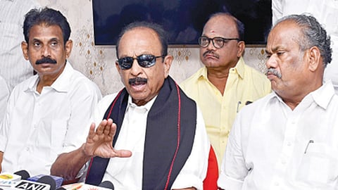 தவெக கூட்டணி ஆட்சி செயல்பாடுகளை பொறுத்திருந்து பார்ப்போம்: மதுரையில் வைகோ கருத்து
