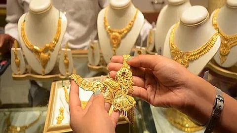 தங்கம் விலை பவுனுக்கு ரூ.400 குறைவு: இன்றைய விலை விவரம்