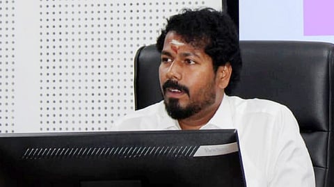 “மேகேதாட்டு அணை விவகாரத்தில் மற்ற கட்சிகள் சொல்வதை கேட்கக் கூடாது” - வேளாண் அமைச்சர் வினோத்