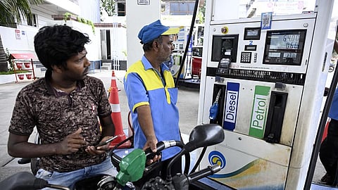 கடந்த 10 நாட்களில் மட்டும் பெட்ரோல், டீசல் விலை 3-வது முறை உயர்வு