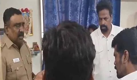 தவெக எம்எல்ஏ-வுடன் வாக்குவாதம்: ராயபுரம் காவல் ஆய்வாளர் காத்திருப்போர் பட்டியலுக்கு மாற்றம்