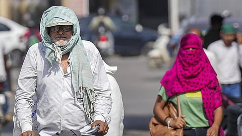 கடுமையான வெயில் தாக்கத்தால் ஆந்திரா, தெலங்கானாவில் ஒரே நாளில் 55 பேர் உயிரிழப்பு
