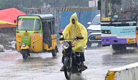 வானிலை முன்னறிவிப்பு: கோவை, சேலம், தேனி உள்ளிட்ட 8 மாவட்டங்களில் கனமழை வாய்ப்பு