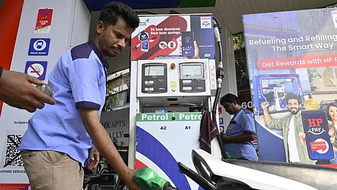 பெட்ரோல், டீசல் விலை மீண்டும் உயர்வு: இரண்டு வாரங்களில் 4-வது முறை