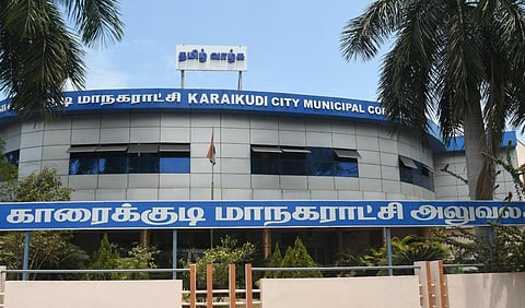 செய்யாத பணிக்கு ரூ.16 லட்சத்தை வழங்கியதாக காரைக்குடி மாநகராட்சி மீது ஒப்பந்ததாரர் முறைகேடு புகார்