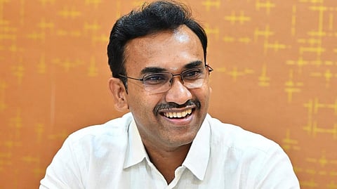 மருத்துவமனைகளுக்கு தடையின்றி மின்சாரம்: சுகாதார அமைச்சர் தகவல்
