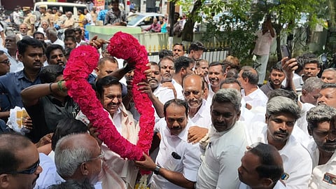 தேர்தலுக்குப் பின் சொந்த தொகுதிக்கு வந்த இபிஎஸ்: 50-க்கும் மேற்பட்ட தவெகவினர் அதிமுகவில் இணைந்தனர்