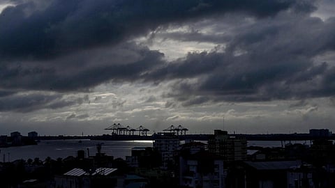 நாளை தொடங்கும் தென்மேற்கு பருவமழை: 16 மாவட்டங்களில் இன்று கனமழை