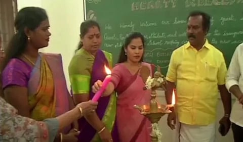 மேயர் - எம்எல்ஏ இடையே ‘மெழுகுவர்த்தி’ சர்ச்சை: பள்ளி கட்டிட திறப்பு விழாக்களில் அடுத்தடுத்து பரபரப்பு