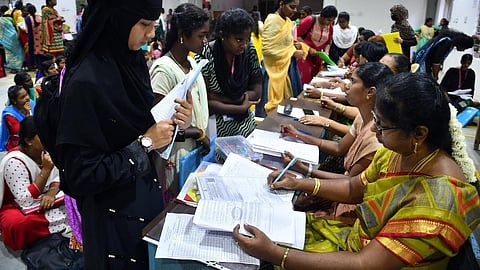 அரசு கலை அறிவியல் கல்லூரிகளில் பொதுப் பிரிவினருக்கான கலந்தாய்வு தொடங்கியது