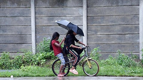 நெல்லை, குமரி, தேனி மாவட்டங்களில் ஓரிரு இடங்களில் இன்று கனமழை வாய்ப்பு