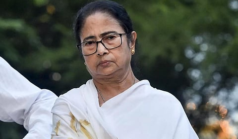 மம்தா பானர்ஜி வீட்டில் சிஐடி அதிகாரிகள் விசாரணை