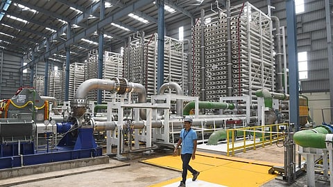கடல்நீரை குடிநீராக்கும் நிலையத்தில் பராமரிப்பு பணி: நாளை 3 மண்டலங்களில் விநியோகம் நிறுத்தம்
