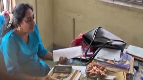 தாம்பரத்தில் புதிய மின் இணைப்பு வழங்க ஜிபே மூலம் லஞ்சம் பெற்ற பெண் உதவிப் பொறியாளர்