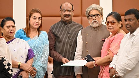 மம்தாவுக்கு எதிரான திரிணமூல் எம்.பி.க்கள் 20 பேர் தேசியவாத சிட்டிசன்ஸ் கட்சியில் இணைய முடிவு