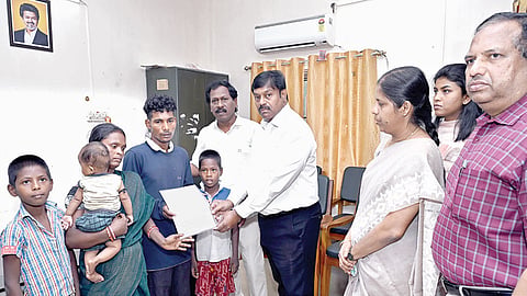 பாலியல் வன்கொடுமை செய்து கொல்லப்பட்ட குழந்தையின் குடும்பத்துக்கு அரசு சார்பில் ரூ.8 லட்சம் நிவாரண நிதி: அமைச்சர் குமார் வழங்கினார்